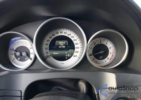 2016 Mercedes-Benz E 400 4Matic z USA, uszkodzony, nr VIN WDDKJ6HBXGF333768